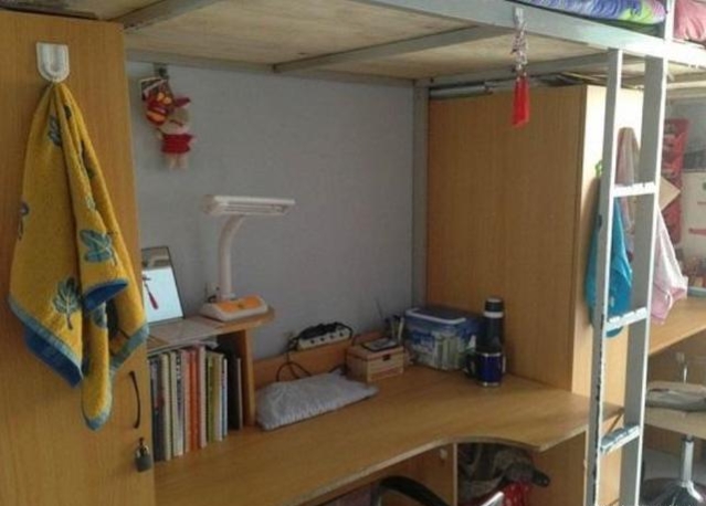 大一新生上下铺怎么选？这三个床位不建议选，不然很难睡好觉