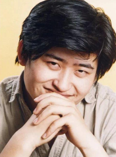 "音乐教父"刘欢,安装人工骨头,结婚32年零绯闻