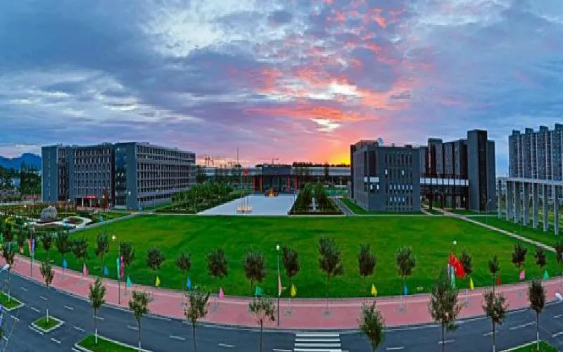 外交学院：超7成留京，涉“外”为主  2019各专业录取分数发布啦