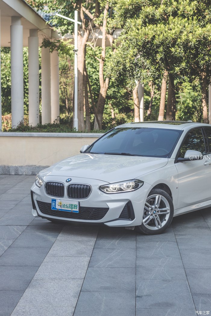体验宝马118i m运动版,蓝天白云梦近在咫尺