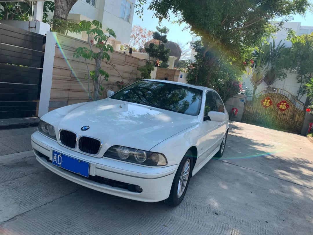 当年家里80万买了台宝马5系e39,20年开30万公里,如今