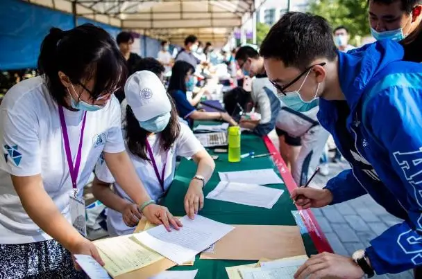 清华大学校花排名，榜首是高考“双料状元”，美女学霸真的存在
