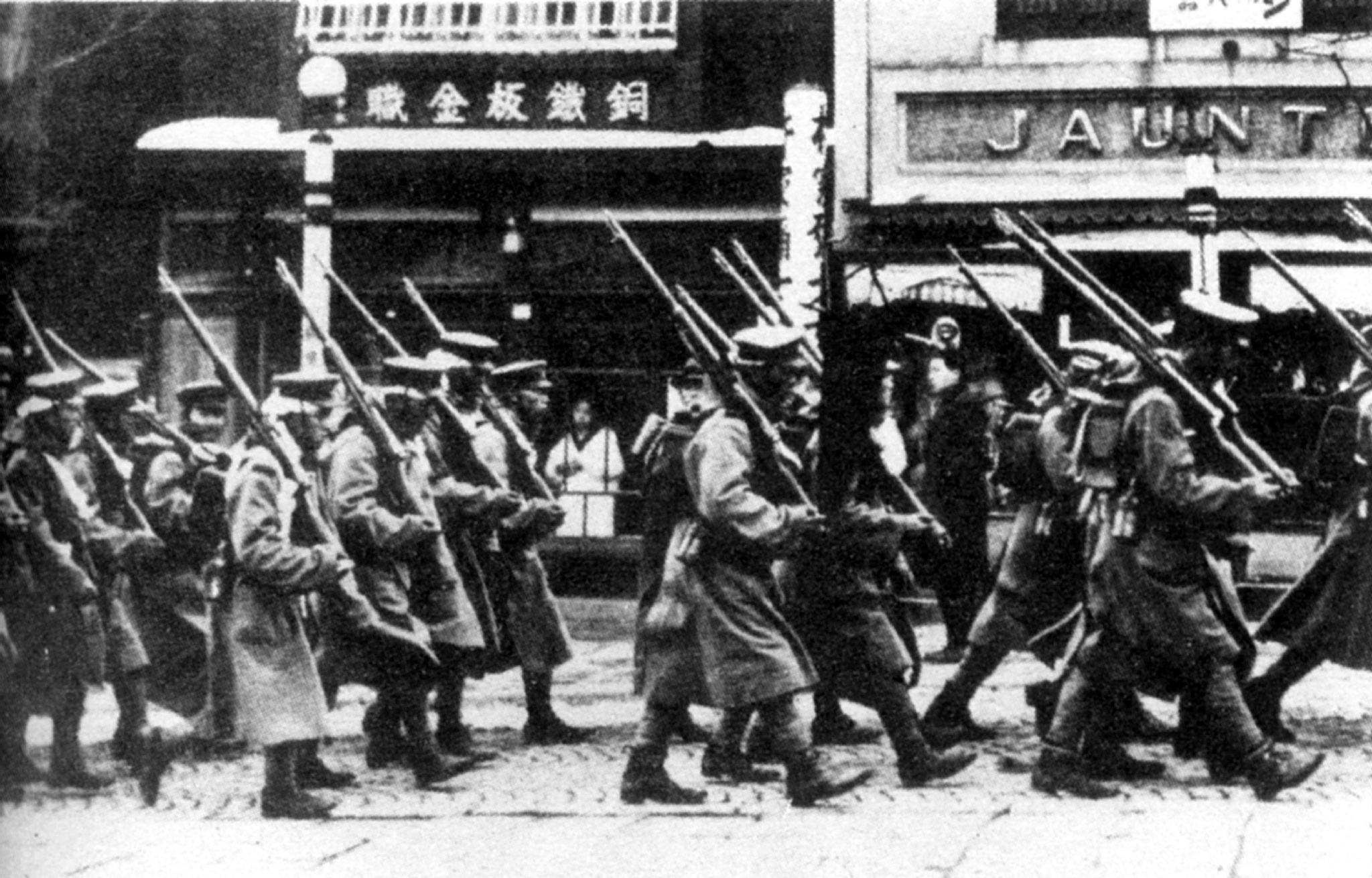 揭秘日本二二六兵变：打着尊皇旗号的兵变，为何被天皇本人镇压？