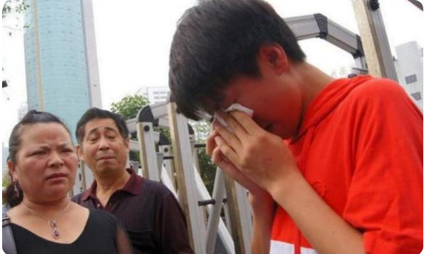 大学生父亲“犯错”，公务员政审被刷，看来真的是很严格的