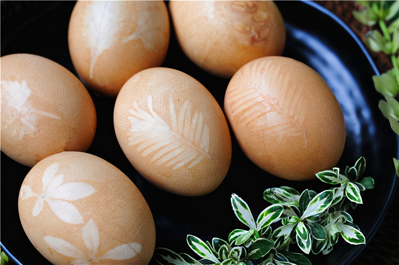 比水煮蛋入味，比茶叶蛋健康，煮一锅“立夏蛋”，好吃又好看