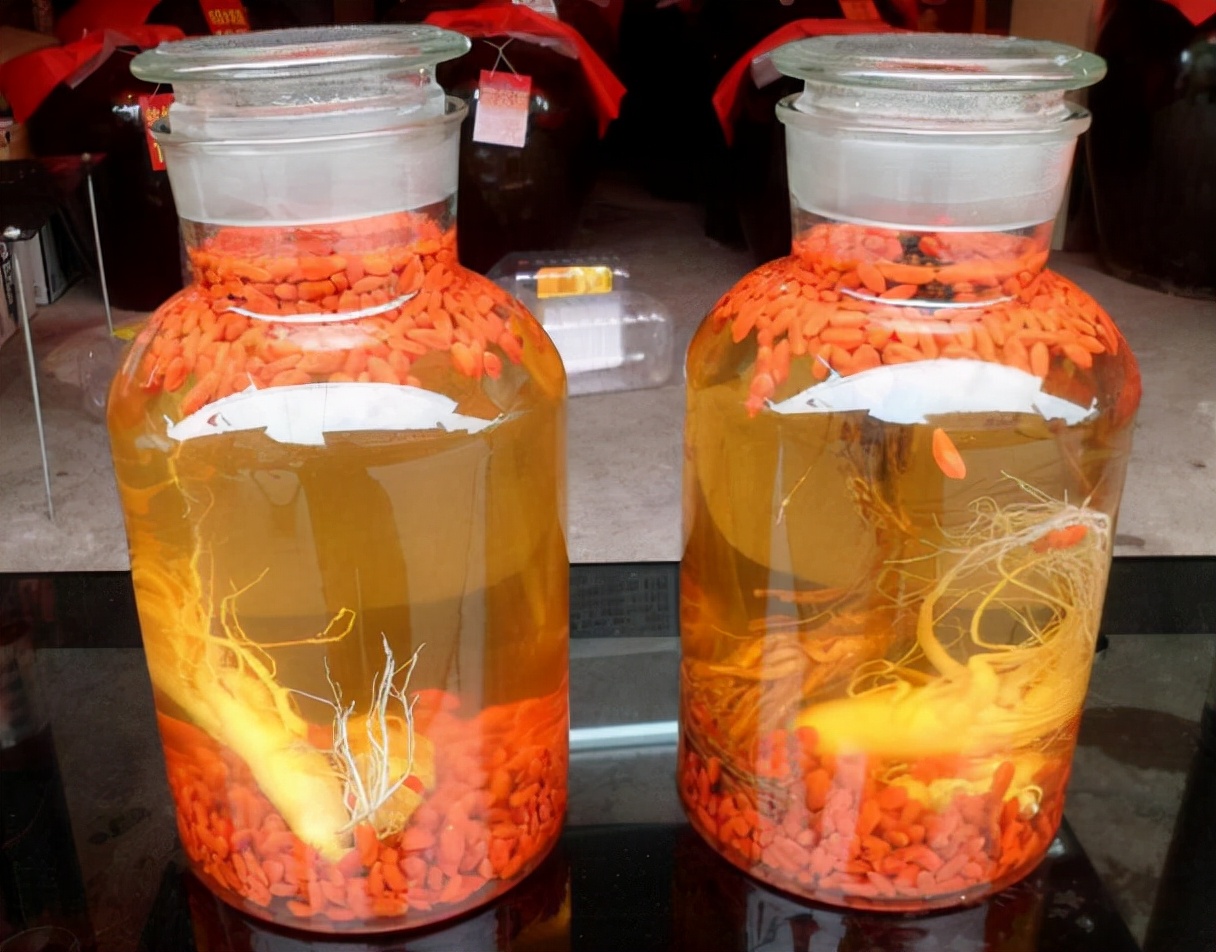 每天坚持喝二两枸杞泡酒,身体得到了什么?不妨进来瞅瞅