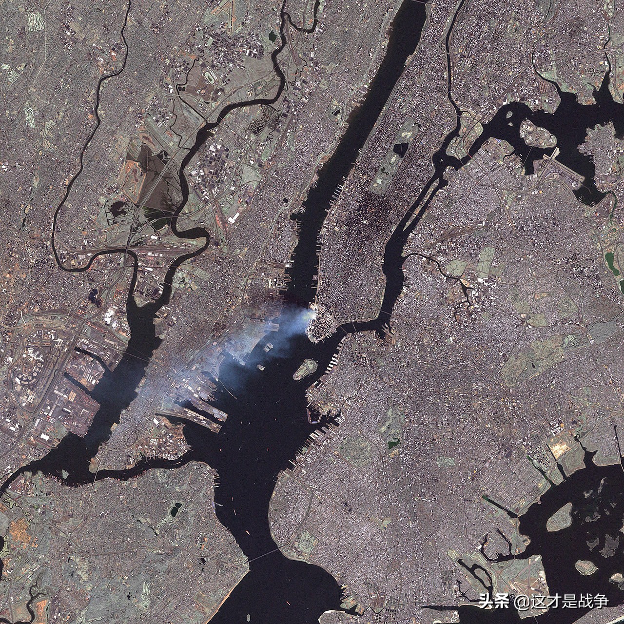 纽约又摔飞机了，全美国都喊911再现，当年这事影响了整个世界