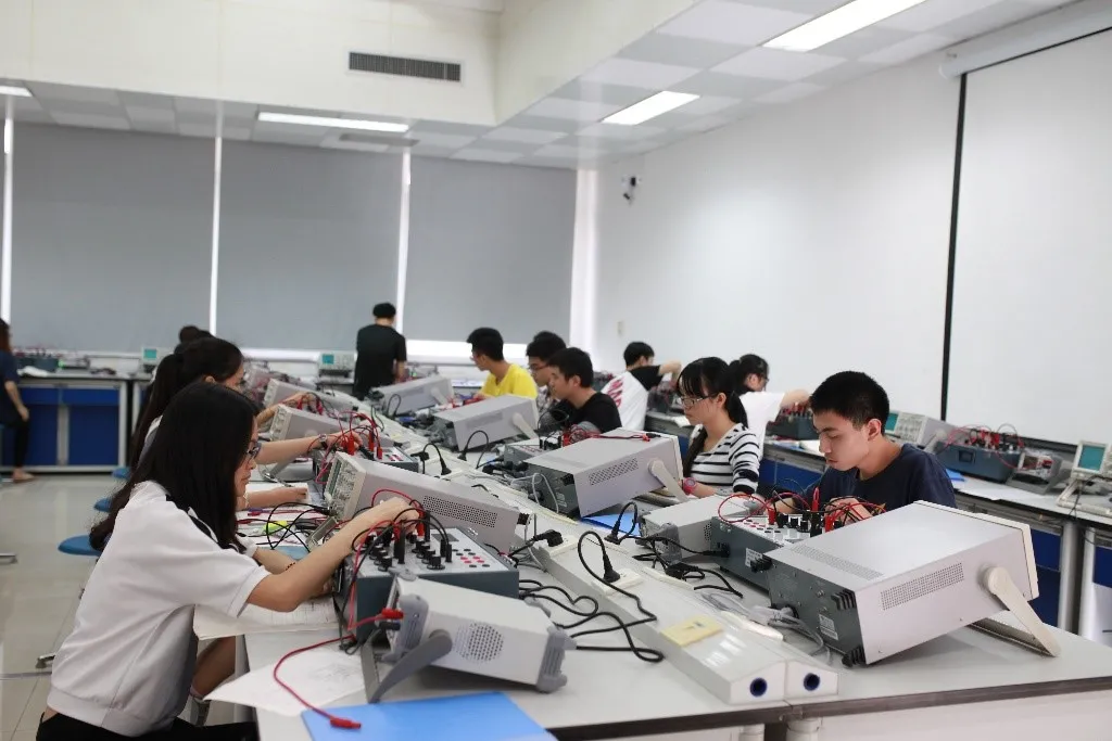 广州大学丨一个支点，翘起地球：物理与材料科学学院