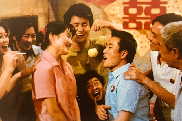 不过,也正是因为这段小插曲,同时成全了两位演员,让她们都在剧中找到