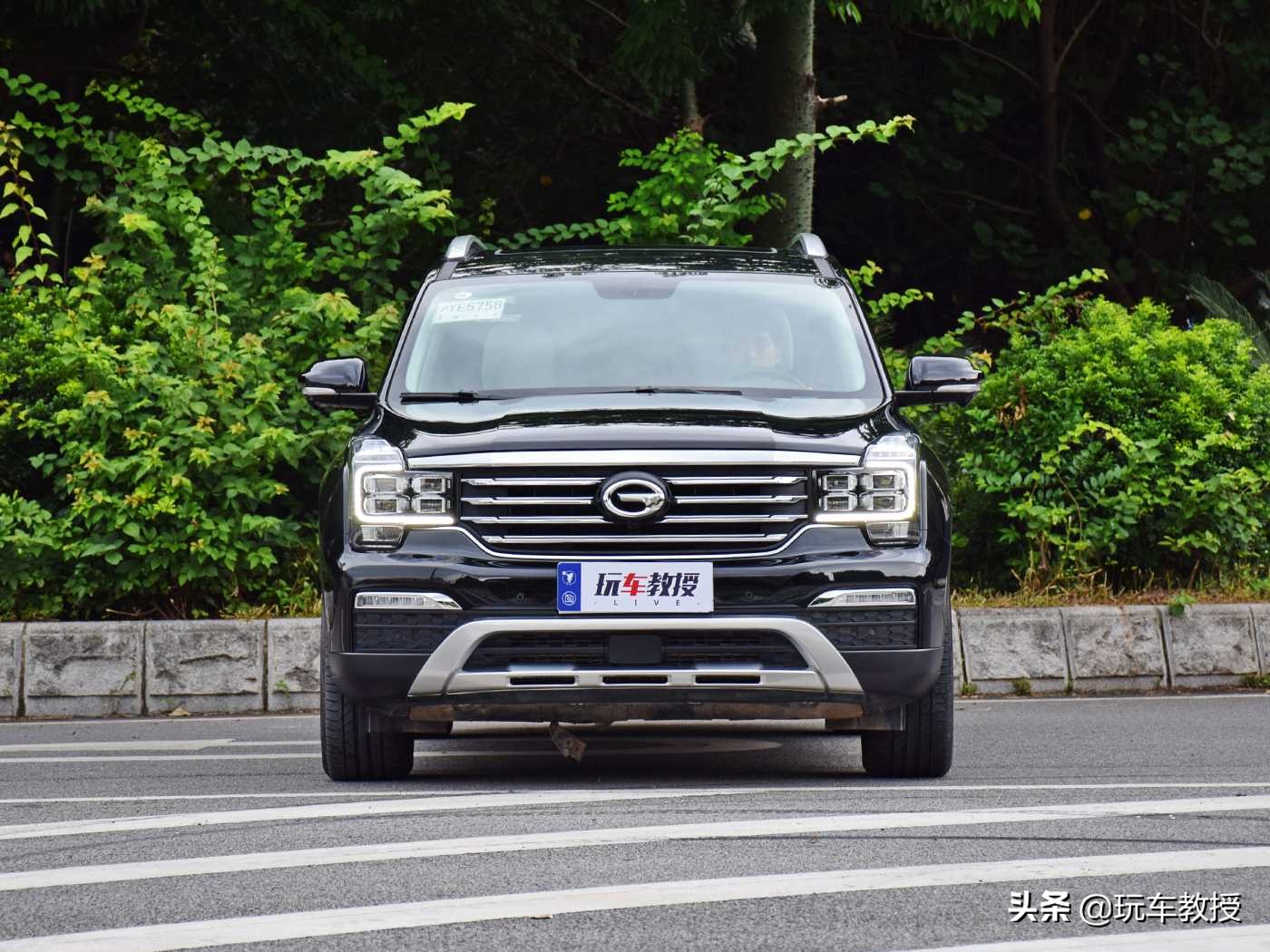 9.98万起搭奔驰同款发动机，这SUV居然活不过1年？