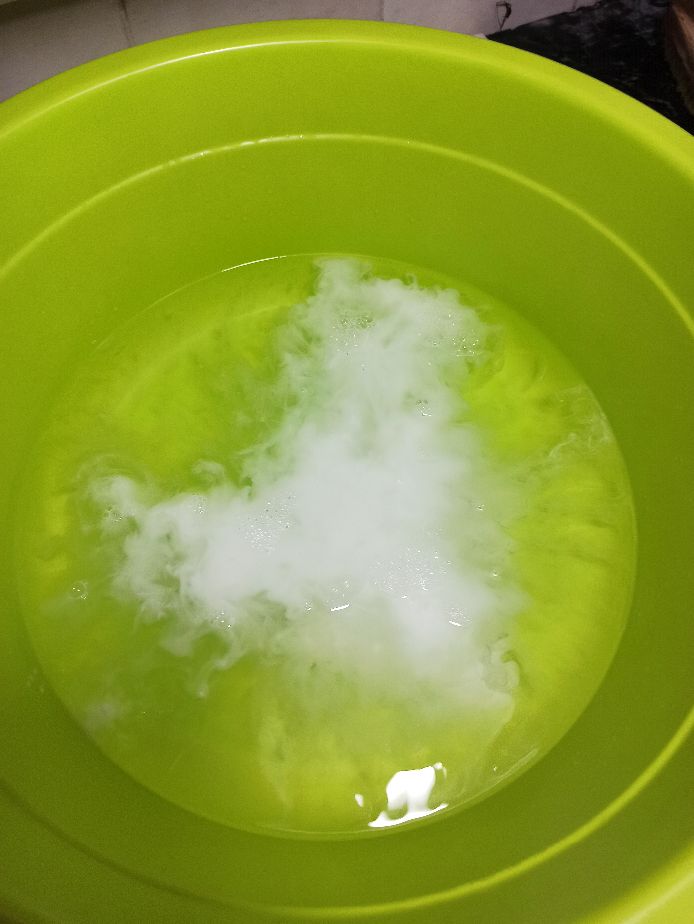 干洗店是如何水洗皮草，为大家分享一下。