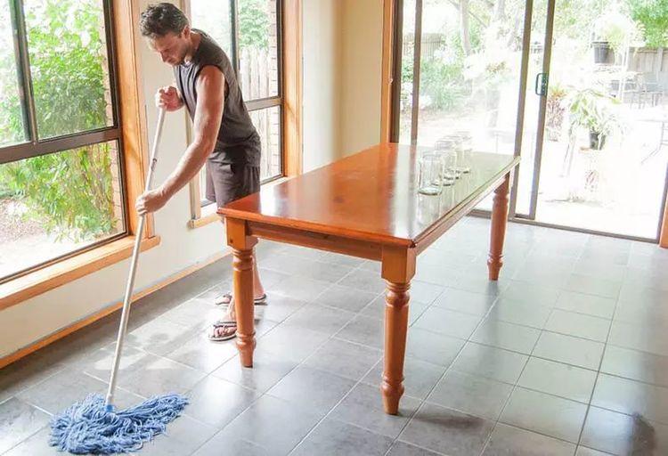 地砖地板难打扫？这三步是关键！教你清洁家庭卫生