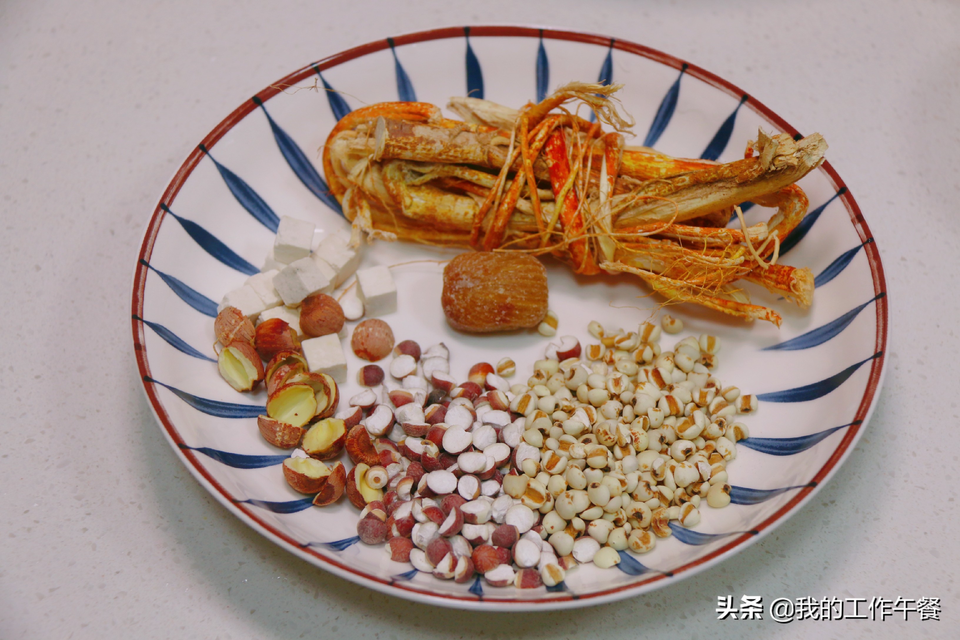 6种食材搭配鸡炖汤，隔三差五喝1次，浓郁香甜除湿气，做法简单