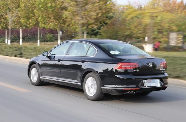 “买车就买次低配” 评测大众新迈腾1.4T 性价比如何？