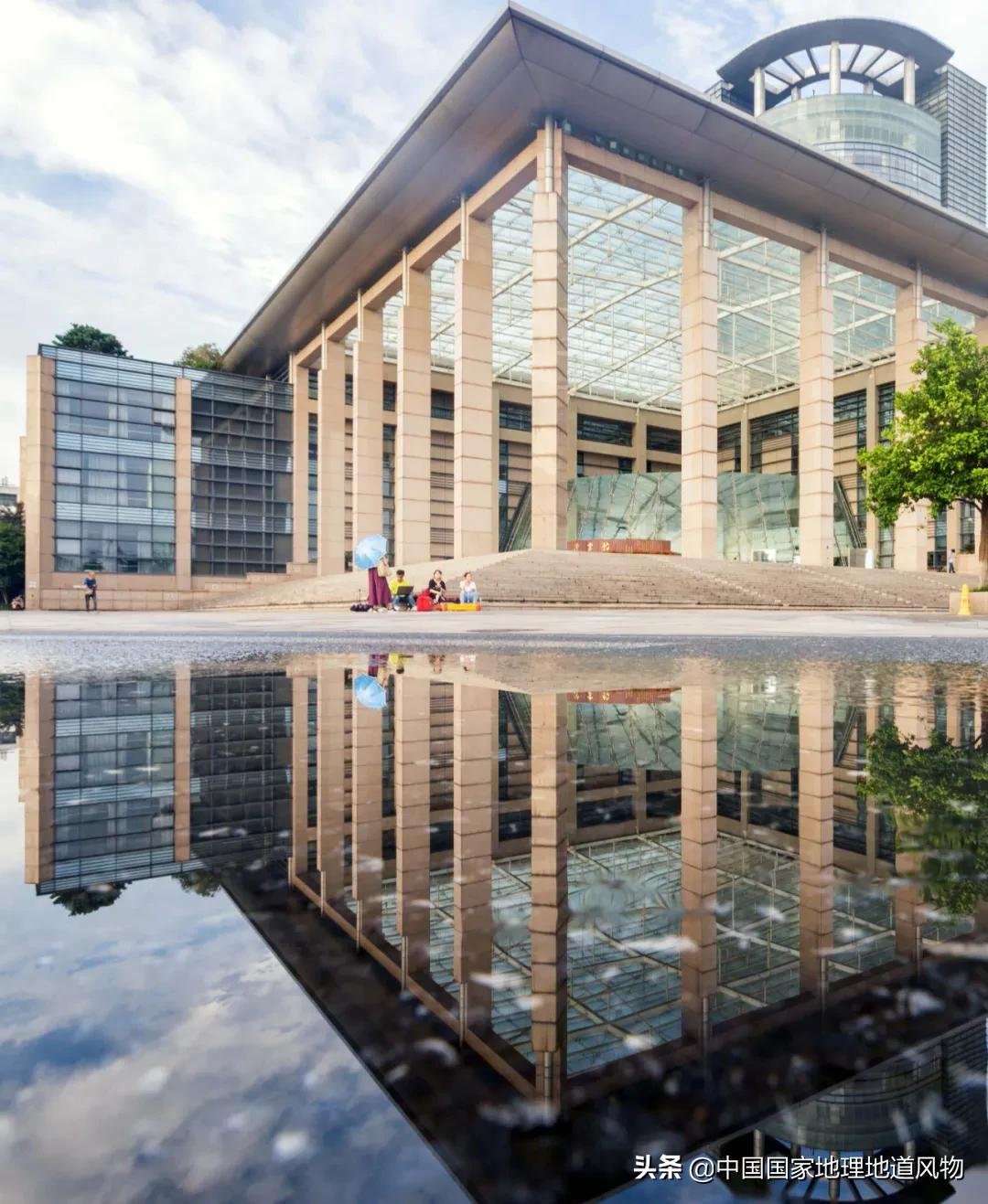 承包了“海港溪泉”的浙江大学，到底有多美？