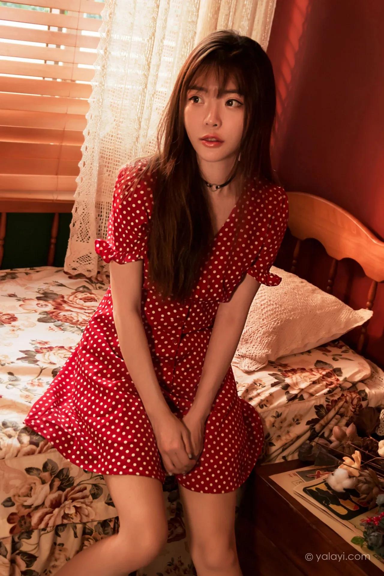 ​美女大学生兼职模特的故事