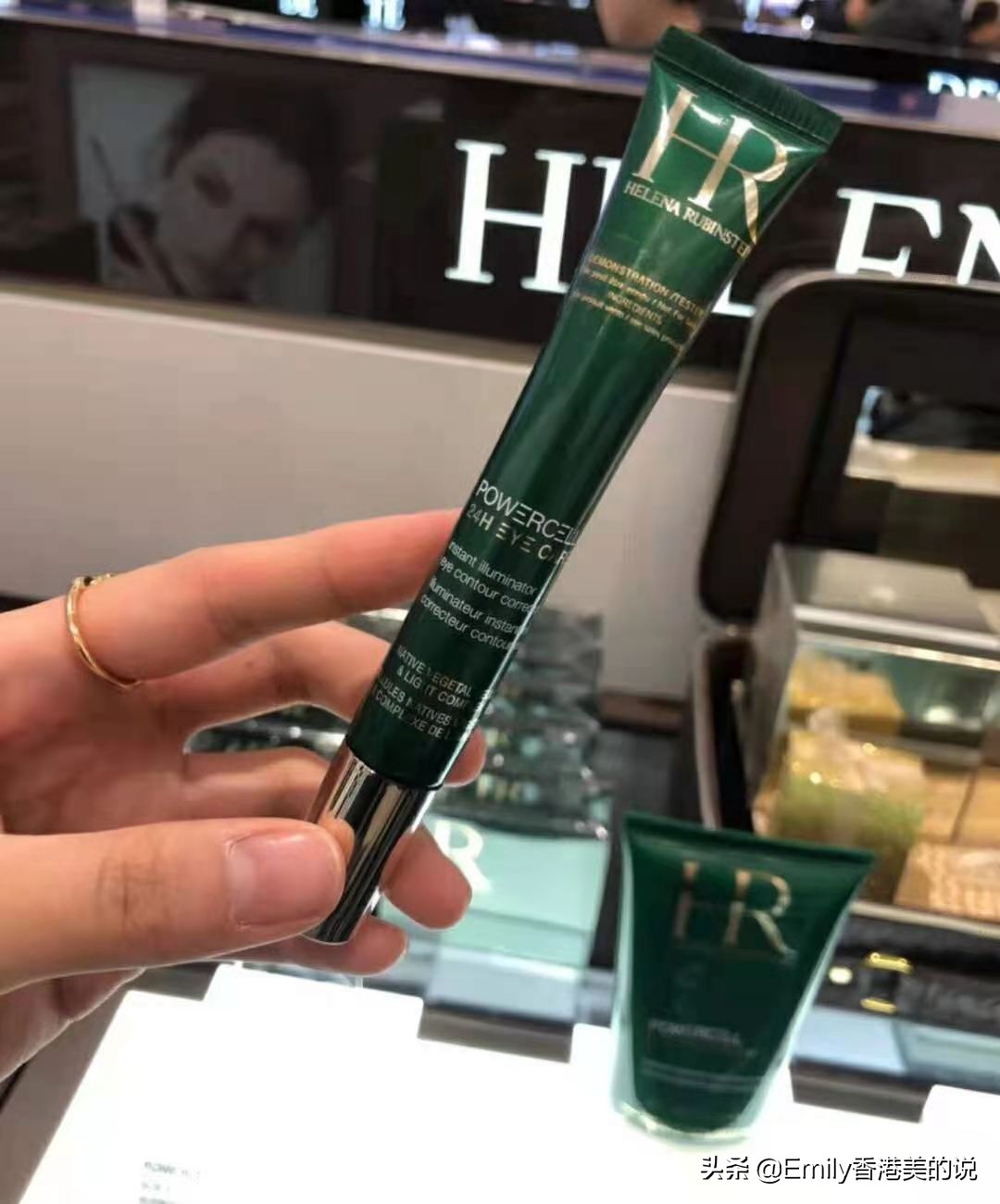承包你16到50岁的眼霜，我的万年回购款推荐