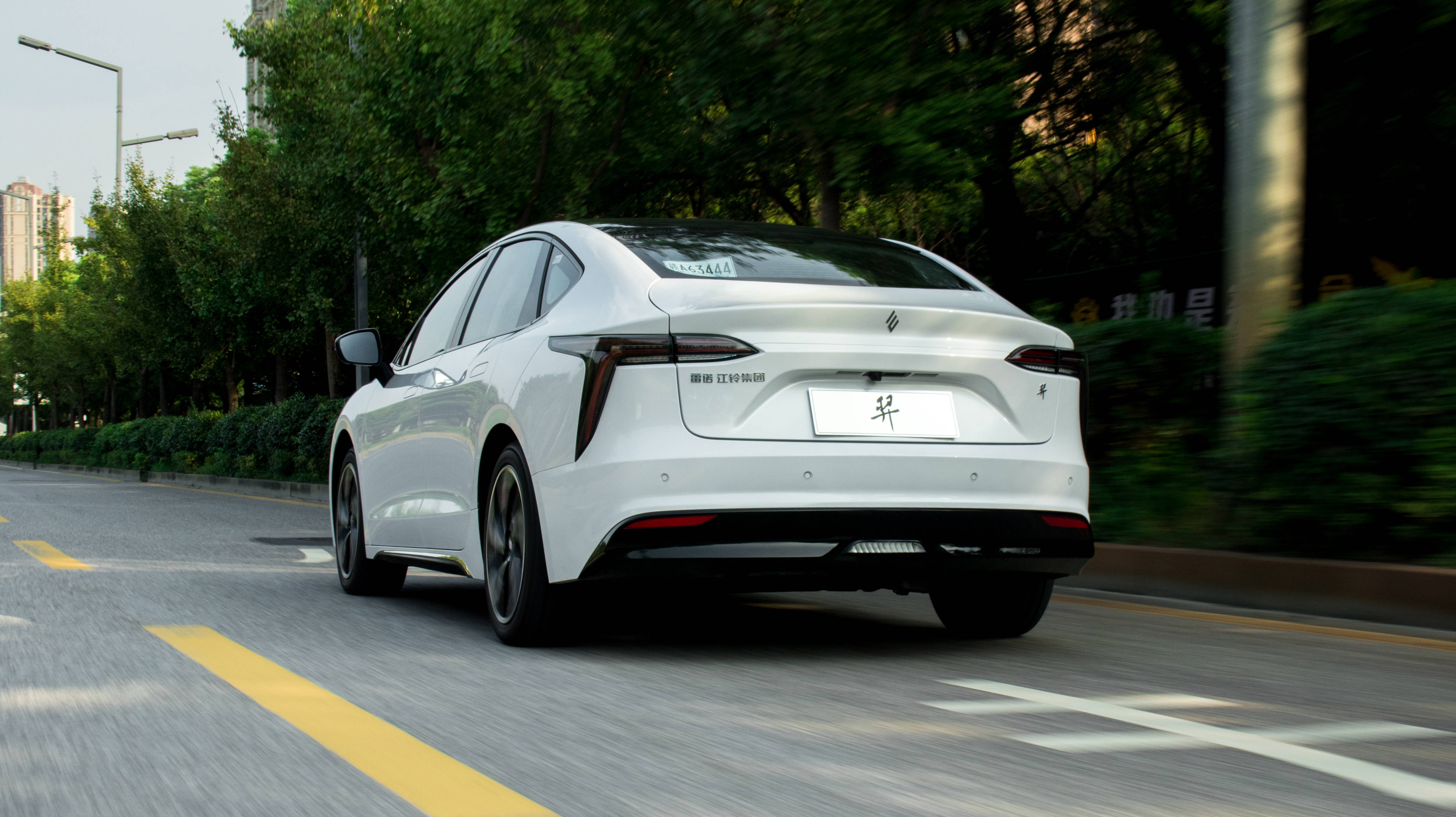 雷诺江铃羿：能否在纯电当道的时代闯出一片天