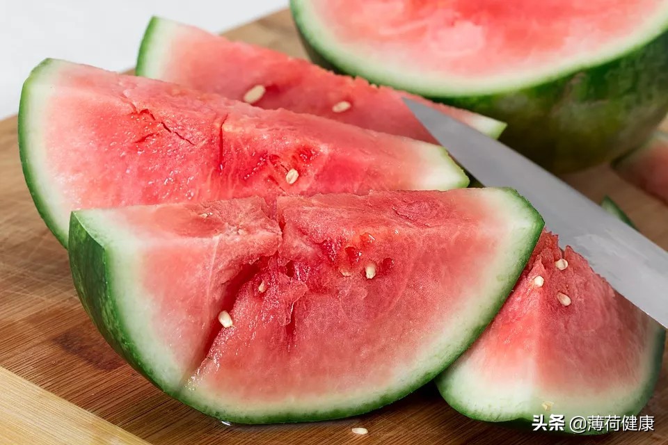 夏日美味：这些水果超甜却低糖！减肥原来还能这样吃