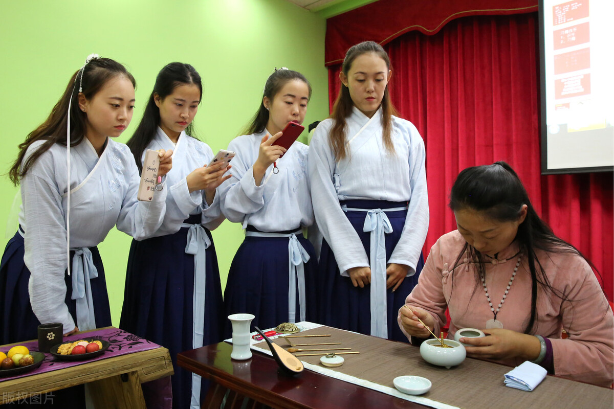 大一新生想拿奖学金，“埋头苦学”可不行，掌握“技巧”很关键