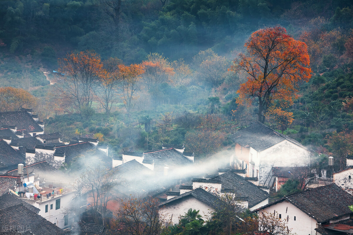 王维3首经典写秋诗：秋在人间，山水如画，唯美惊艳