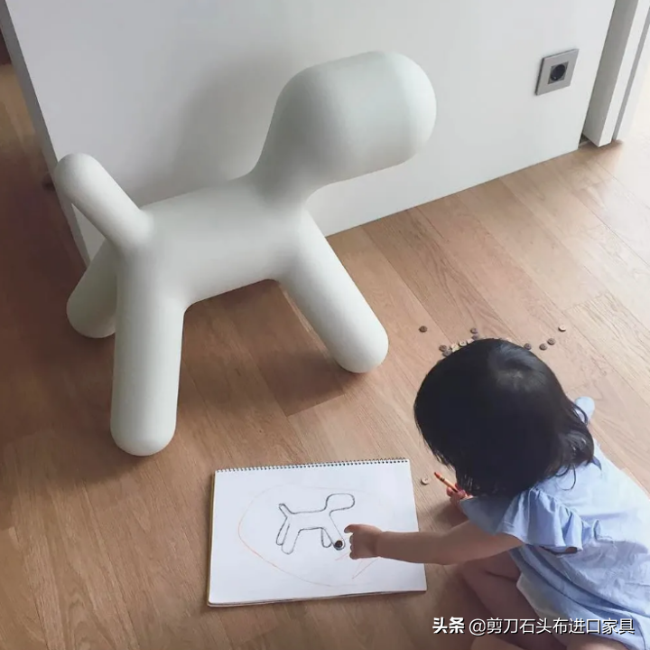 送个礼物给孩子过圣诞（圣诞节那天给孩子送礼物）