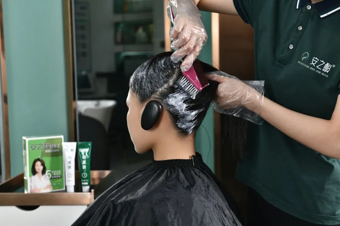 年销售额2亿，开店1800家，下沉市场的染护之王是如何炼成的？