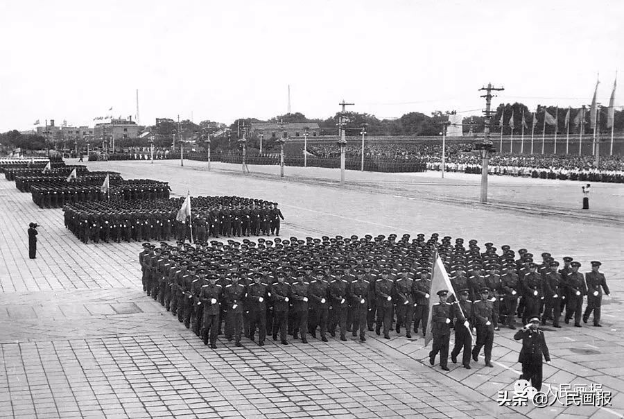珍藏版！历次天安门广场的阅兵影像