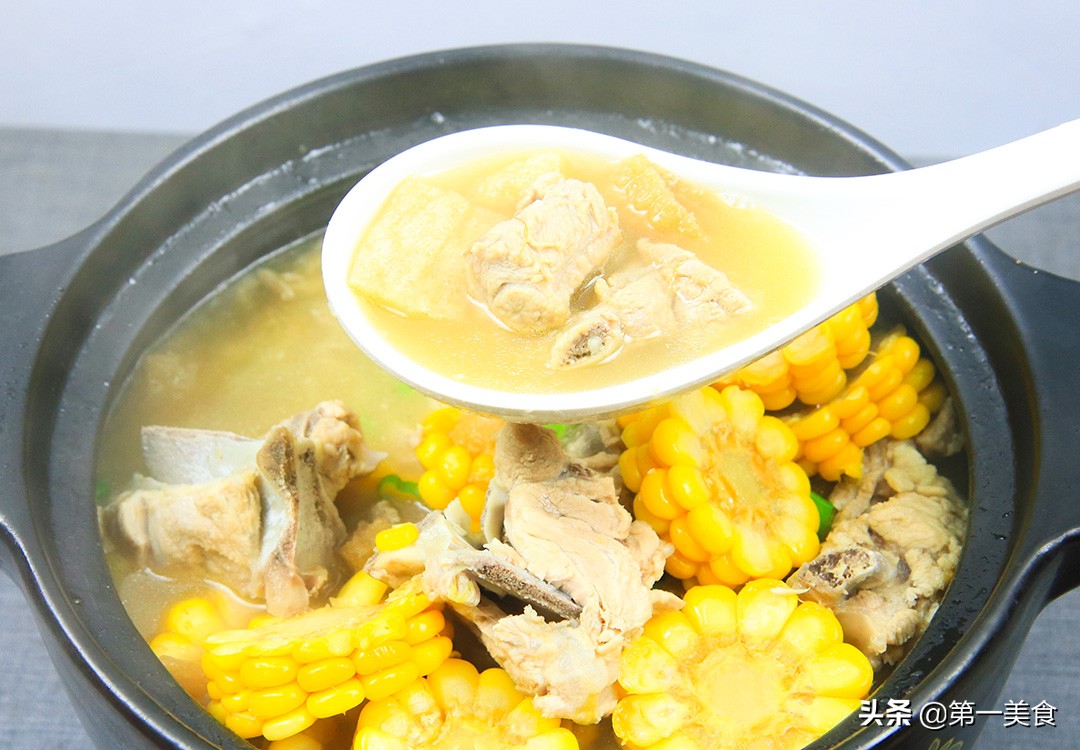 炒菜锅可以炖排骨汤吗(炒菜锅新用途，暖心排骨汤烹饪法)