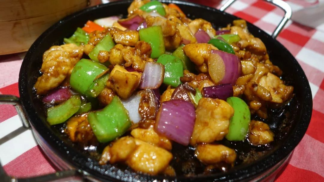 味道并不出众，但这个饺子品牌在石家庄开了快20年