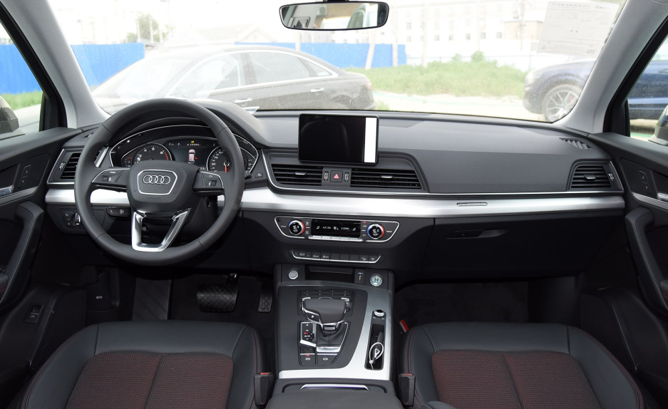 进取型奥迪Q5L，2.0T+DCT，190马力，油耗7.1L