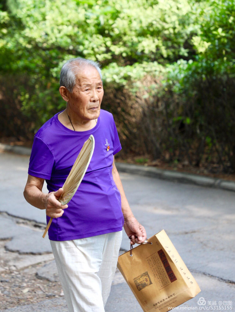 10月7日重阳节，十几首诗词100幅照片，致敬天下老年人