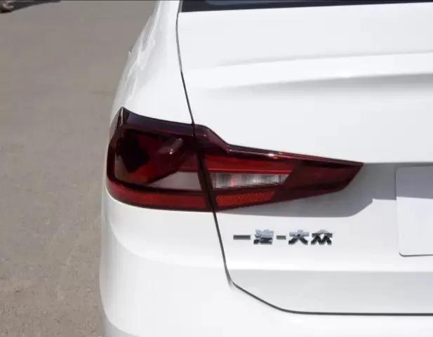 采用桑塔纳发动机，油耗低至5.6L，年轻的捷达VA3终于被认可