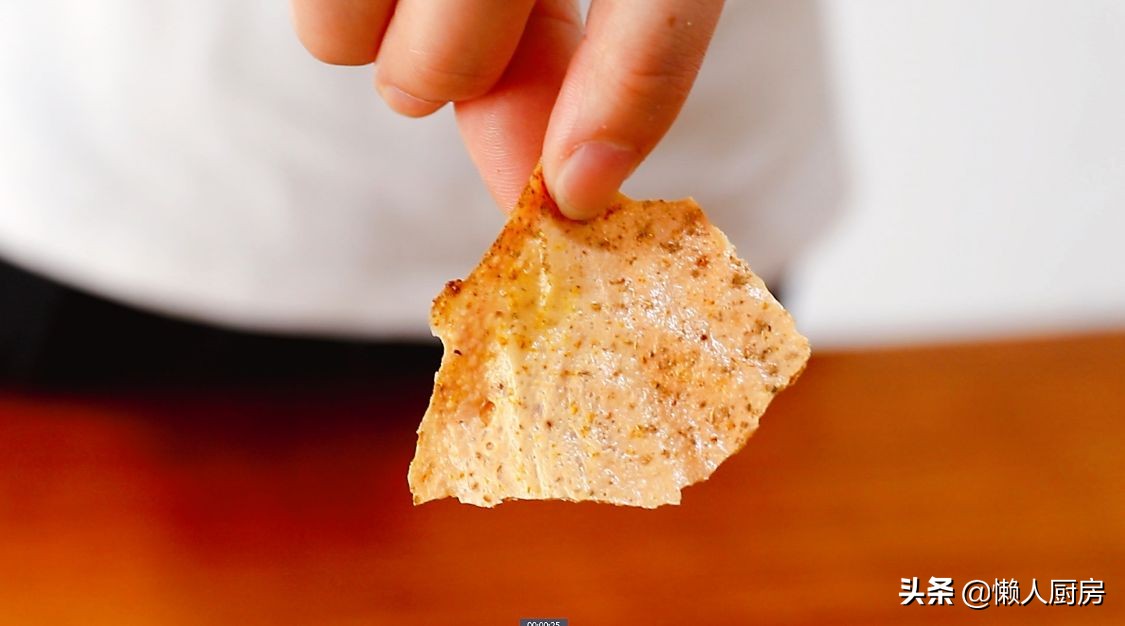 豆腐别红烧了，教你一个新吃法，好吃到停不下来，又香又酥