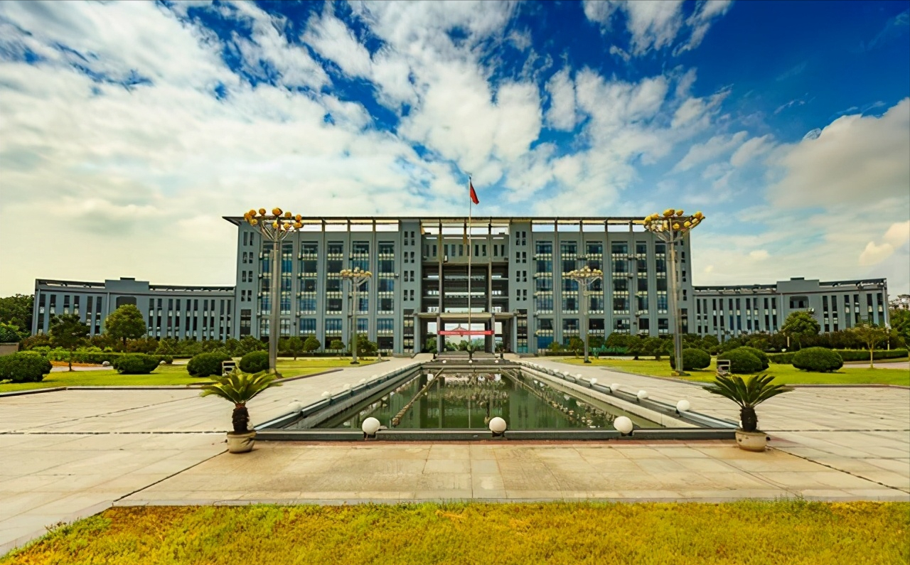 湖北大学和三峡大学两所省属综合高校，实力怎样？值得报考吗？