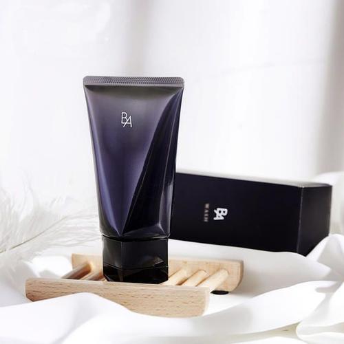 收缩毛孔黑头粉刺最有效的洗面奶(粗大毛孔黑头粉刺？洗面奶这样选皮肤又白又嫩和烂脸说)