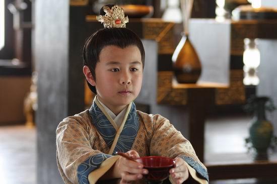 刘盈简介(刘盈,三次被刘邦抛弃,终生被吕后钳制,被迫娶外甥女为妻)