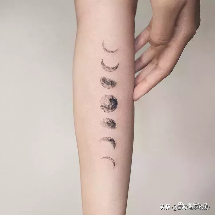 也有因果报应相互循环的寓意提醒着人们生活中有诸多矛盾月亮的阴晴圆