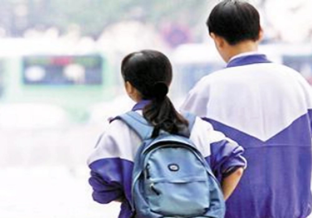 她5岁时成“最美女孩”，“二次元”眼睛太吸睛，美丽不分肤色