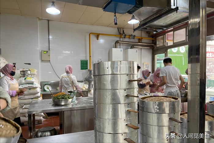 兰州火了30多年的早餐美食，西宁人也爱吃，15元1笼做赶不上卖