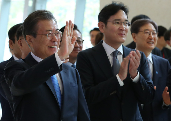 为什么普京能消灭“寡头”，韩国却拿“财阀”没辙？