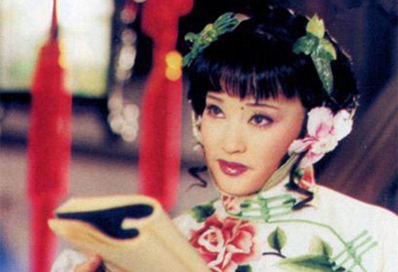 刘晓庆饰演小凤仙《如懿传》演员天生的外形,后期妆容以及肢体语言和