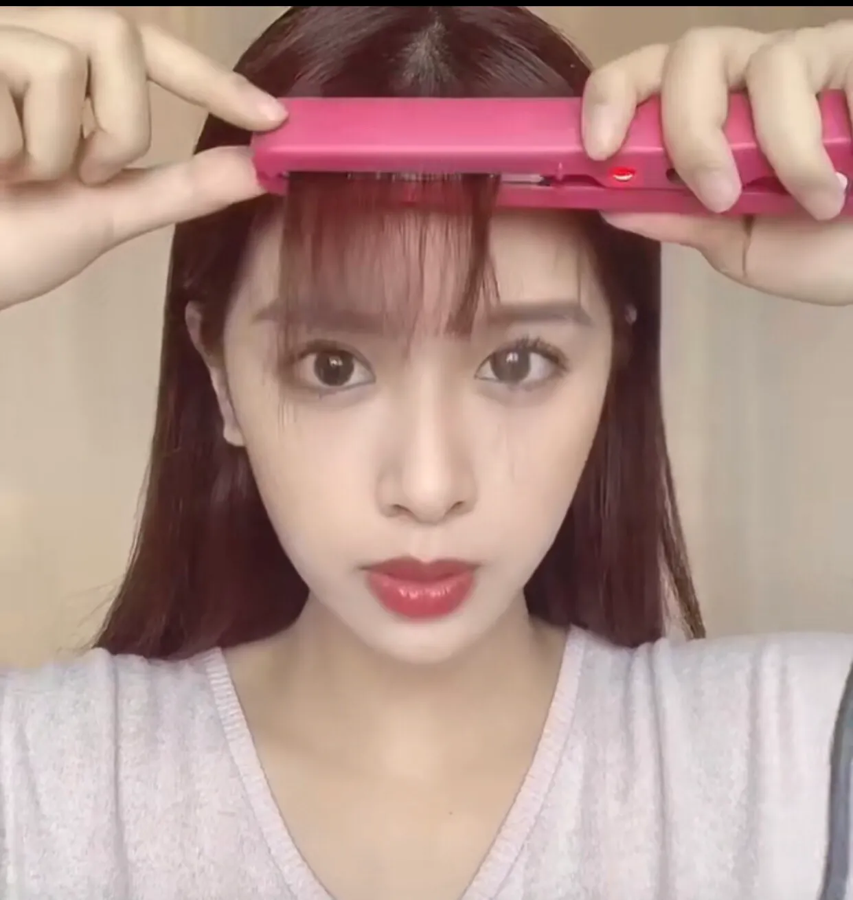 Lisa的钢铁刘海是如何炼成的?学会用这个神器,再大的风也不怕