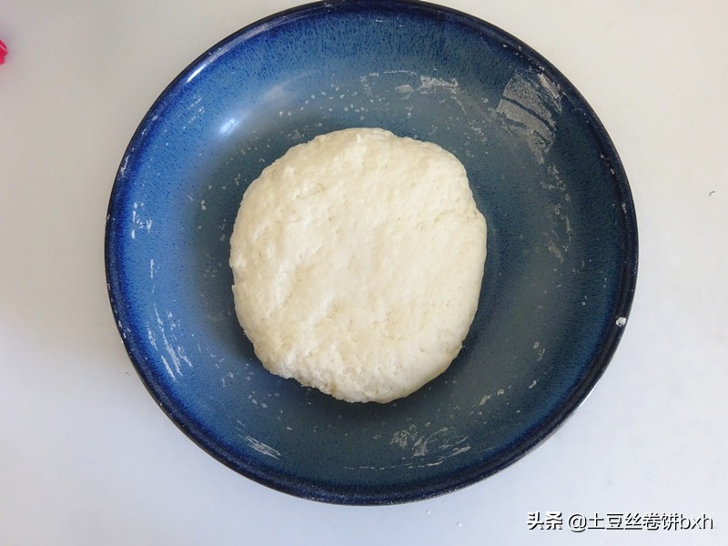芝麻盐怎么吃（教你做又暄又软的黑芝麻千层饼）