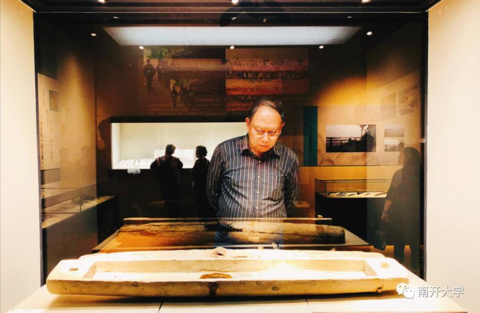 全校首位！南开教授：历时四年著书40万字，登上人民大会堂，斩获学界最高奖！