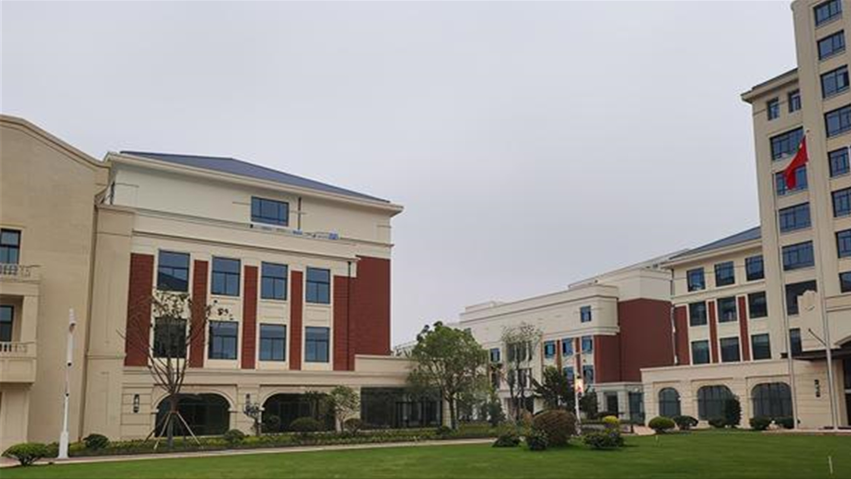 江苏又迎“双语”学校，耗资12亿，学制为15年一贯制，学生有福了