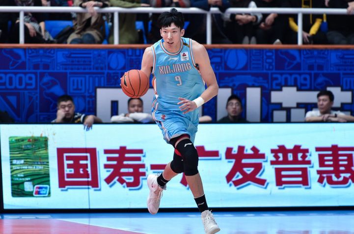 cba常规赛为什么把票给周琦(祝贺，易建联拿下第五个MVP，但本赛季的票要投给周琦)