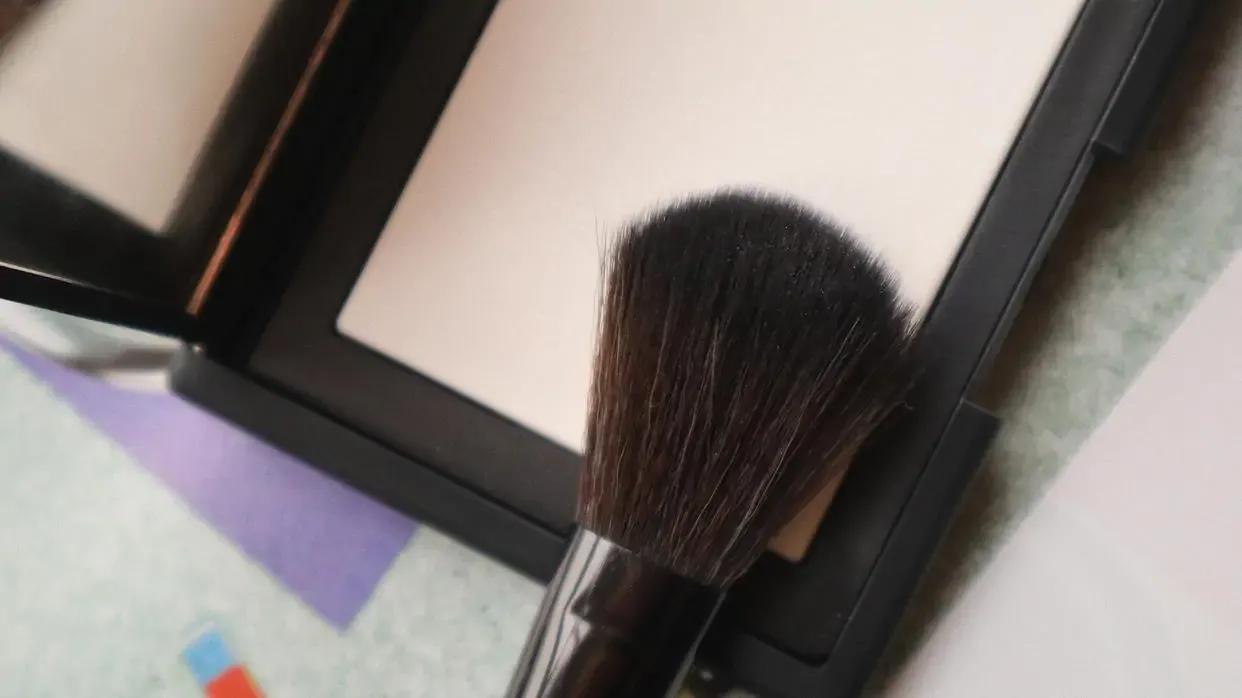 NARS定妆太厚重？玫珂菲不好用？定妆你不知道的神仙产品