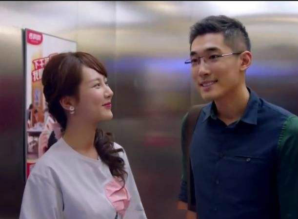 《欢乐颂》中的关雎尔就比邱莹莹讨喜得多,因为她虽然也没什么特别,但