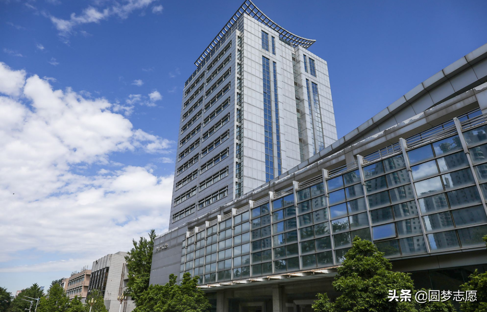 数分钟带你简单了解：中国传媒大学好考吗？王牌专业播音多难考？